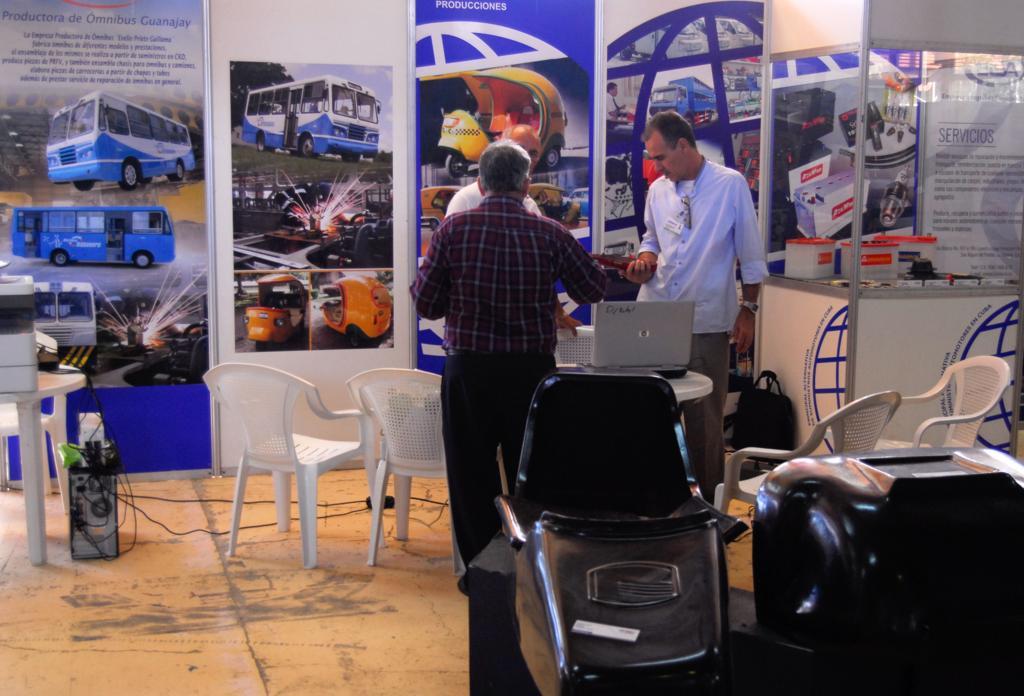 Representantes del empresariado cubano presentaron sus productos a los clientes. Foto: Heriberto González