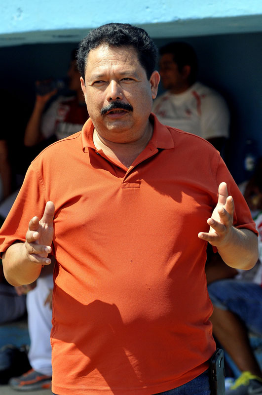 Rolando Zaldívar, representante de la Federación Municipal de Trabajadores en la localidad de Cadereyta. Fotos: José Raúl Rodríguez Robleda