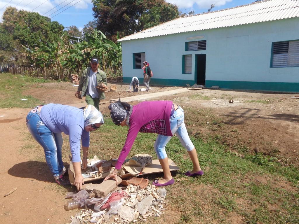 Los lugareños participaron en las acciones de reanimación del Consejo Popular. Foto: Elisdany López Ceballos
