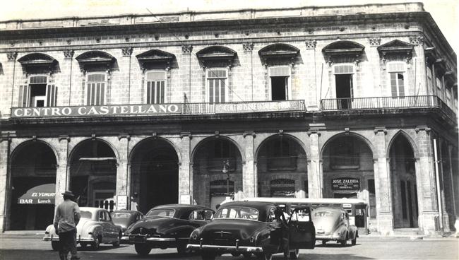 En el palacio de los marqueses de Villabalba —calle Egido No. 2, hoy 504, en La Habana Vieja—, una de las más prominentes construcciones de la arquitectura cubana del siglo XIX. Aquí tenía su sede el Centro Obrero, donde sesionó el Congreso Obrero de 1920. Foto tomada de habanaradio.cu