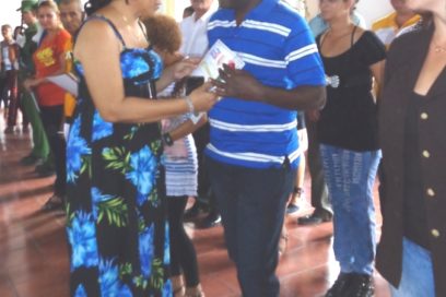 Las Tunas: Premian a dirigentes sindicales