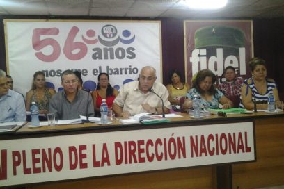 Con los oídos en la tierra