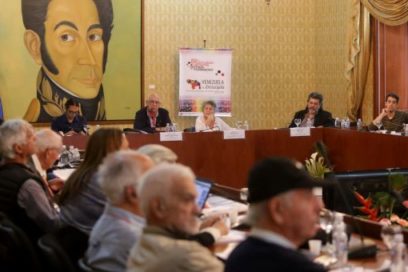 Intelectuales defienden proyecto bolivariano