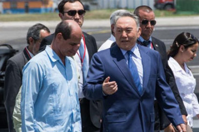 Arriba presidente de Kasajstán a Cuba