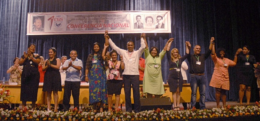 El secretariado ejecutivo del SNTCGS quedó integrado por Julio Lázaro Acosta, Yadira Álvarez, María Caridad Cabrera, Ángela Clavel, Yosnalbi del Llano, Yudith Herrera, Yaleibis Martínez, Silvia Ibis Mederos, Elba Esther Pérez, Lourdes Soria y Pedro Víctor Simón, quien fue ratificado como secretario general. Foto: Agustín Borrego Torres