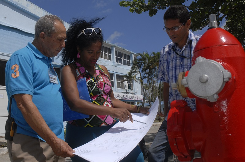 La red exterior de agua contra incendios facilitará, de ser necesario, la acción de los bomberos. Foto: Agustín Borrego Torres.