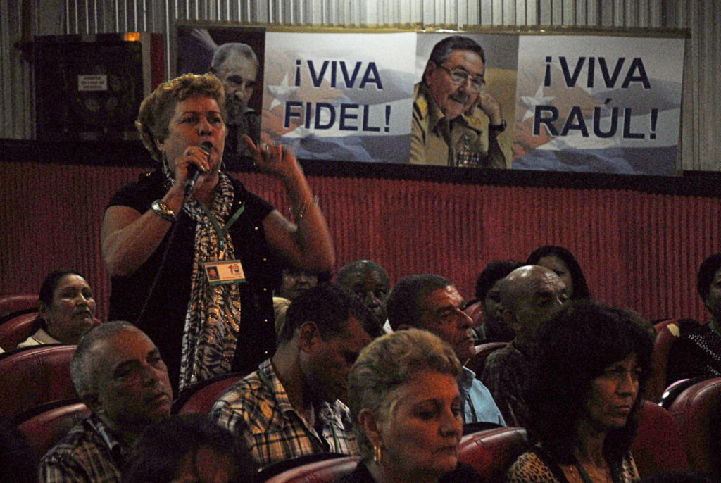 Conferencia Nacional del Sindicato de Comercia Gastronomía y Servicio. María Cristina, delegada de Villa Clara. Teatro Lázaro Peña, La Habana. 28 de mayo de 2016 Foto: Agustín Borrego Torres. Foto: Agustín Borrego Torres.