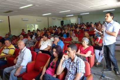 Reconocen labor de periodistas holguineros