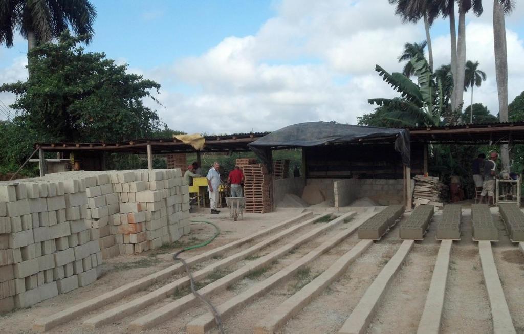 Los trabajadores no estatales también cumplen con su compromiso con Mi aporte a la patria. Foto: Eduardo González