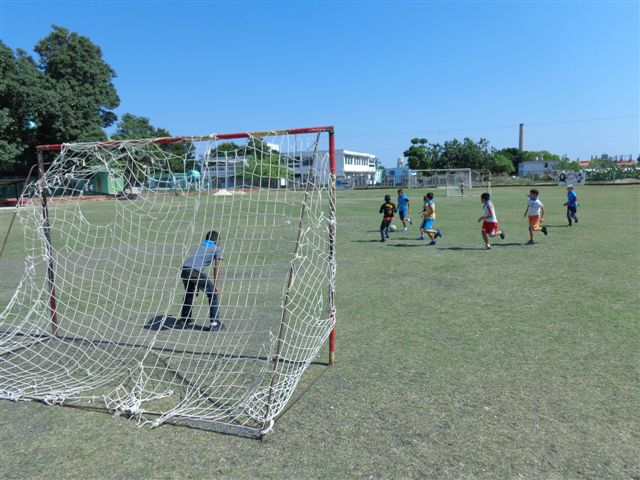 El acondicionamiento de terrenos de futbol y béisbol propicia la práctica de estos deportes. Foto: Manuel Valdés Paz