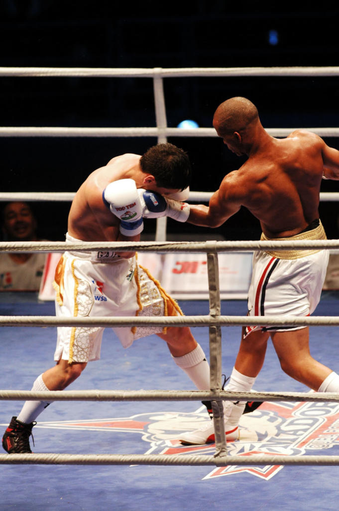 Roniel Iglesias, scontra Makhmud Galpov. Fotos: César A. Rodríguez.