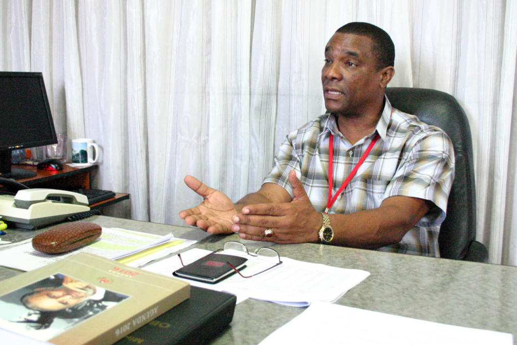 “Para un futuro que ya se nos avecina, el compromiso mayor está en poder conjugar nuestra labor sindical para responder al aumento sostenido del trabajo no estatal”, dijo Pedro Victor Simón, secretario general del Sindicato Nacional de Trabajadores del Comercio, la Gastronomía y los Servicios. Foto: César A. Rodríguez.