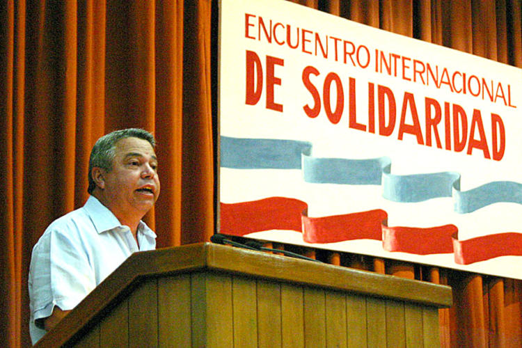 En su discurso inaugural, Ulises Guilarte De Nacimiento, miembro del Buró Político y secretario general de la CTC, organización que junto al Icap organizan el encuentro, recordó que esta sesión da continuidad al desfile del Primero de Mayo vivido en todas las plazas del país. Foto: Cesar A. Rodríguez