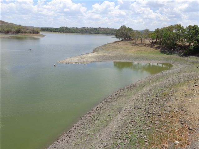 Los niveles de reserva de agua han disminuido considerablemente en varios embalses de Holguín. Foto: Manuel Valdés.