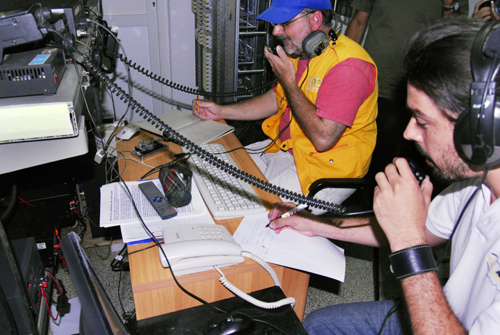 La labor de los radioaficionados constituye elemento de significativa importancia en el Ejercicio Meteoro 2016. Foto: Heriberto González Brito