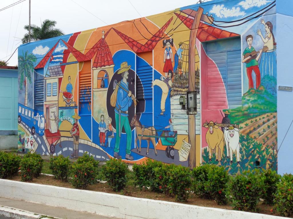Mural que refleja elementos de identidad mantuanos. Fotos del autor y Cortesía de Lázaro Boza Boza