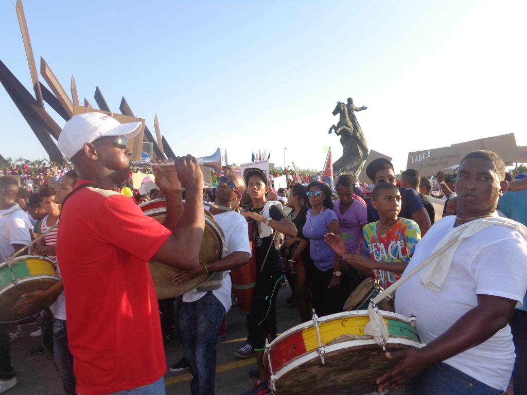 Pueblo Stgo en la plaza 7