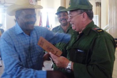 Reconocen desempeño de campesinos santiagueros