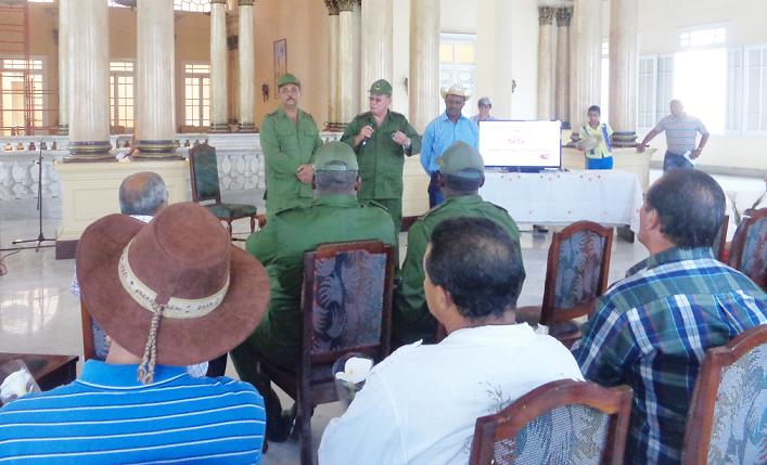 Reconocen a campesinos Stgo 3