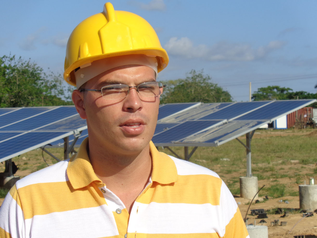 En la foto Jorge Luis Arzola Gainza, director de la Unidad Empresarial de Base Hidroenergía Pinar. Foto: Eduardo González Martínez