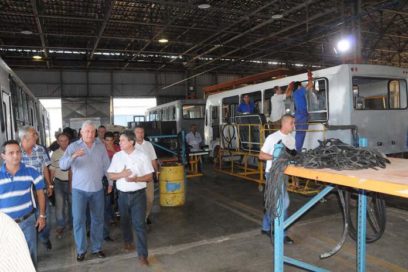 Recorre Díaz-Canel centros productivos de Artemisa
