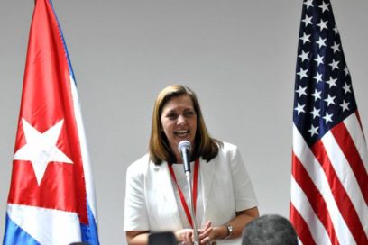 Otorgan Premio LASA a diplomática cubana, Josefina Vidal