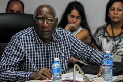 Constata Valdés Mesa aplicación de sistemas de pago