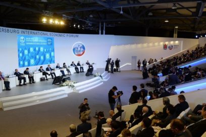 Participa vicepresidente cubano en Foro Económico de San Petersburgo