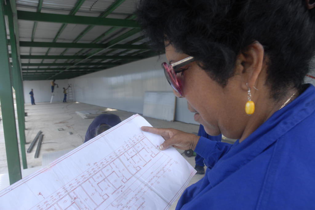 Transformar el entorno del campamento Boca de Jaruco es el propósito de la inversión que allí se lleva cabo con el montaje de cuatro albergues biplanta. Foto: Agustín Borrego Torres