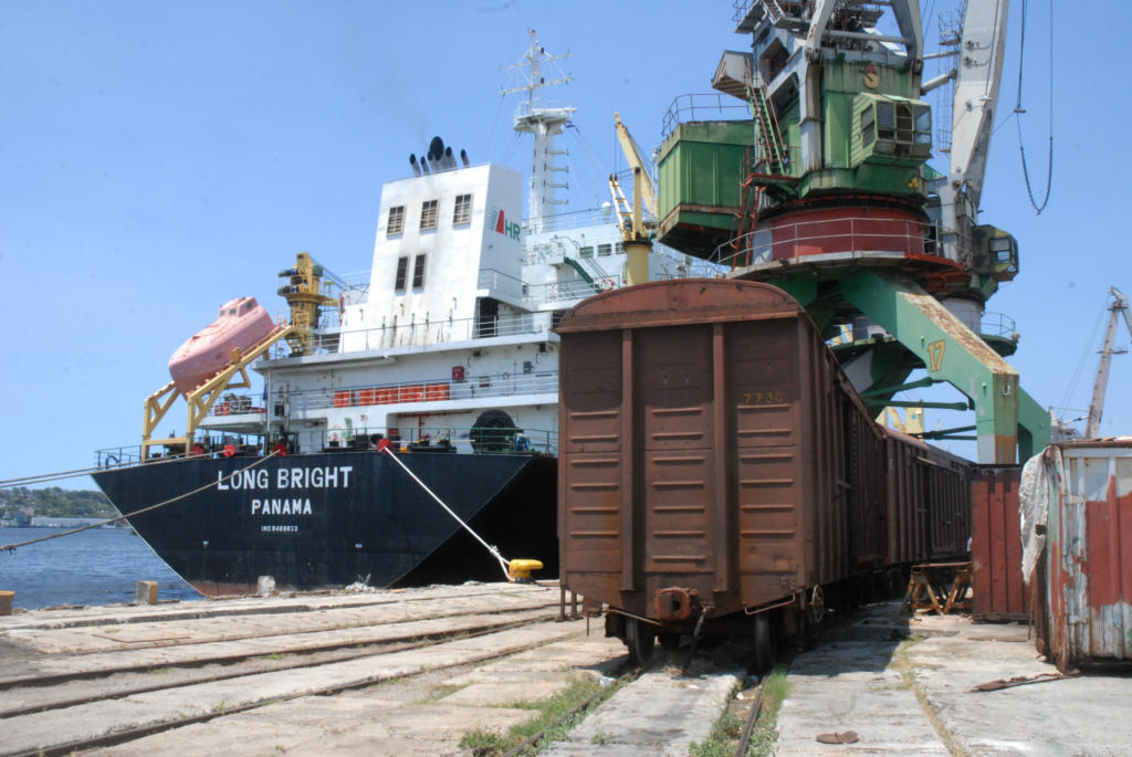 Barco parado, estadía segura. Foto: Agustín Borrego