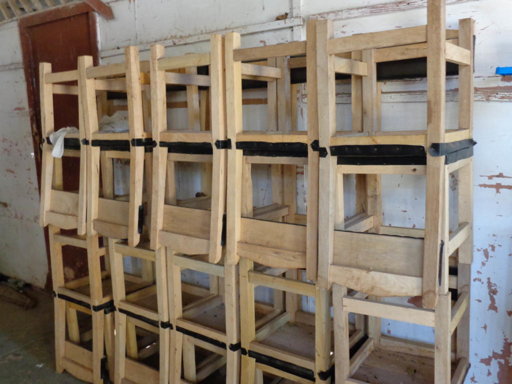 El bajo suministro de madera condiciona las producciones de Macurán. Foto: Eduardo González Martínez