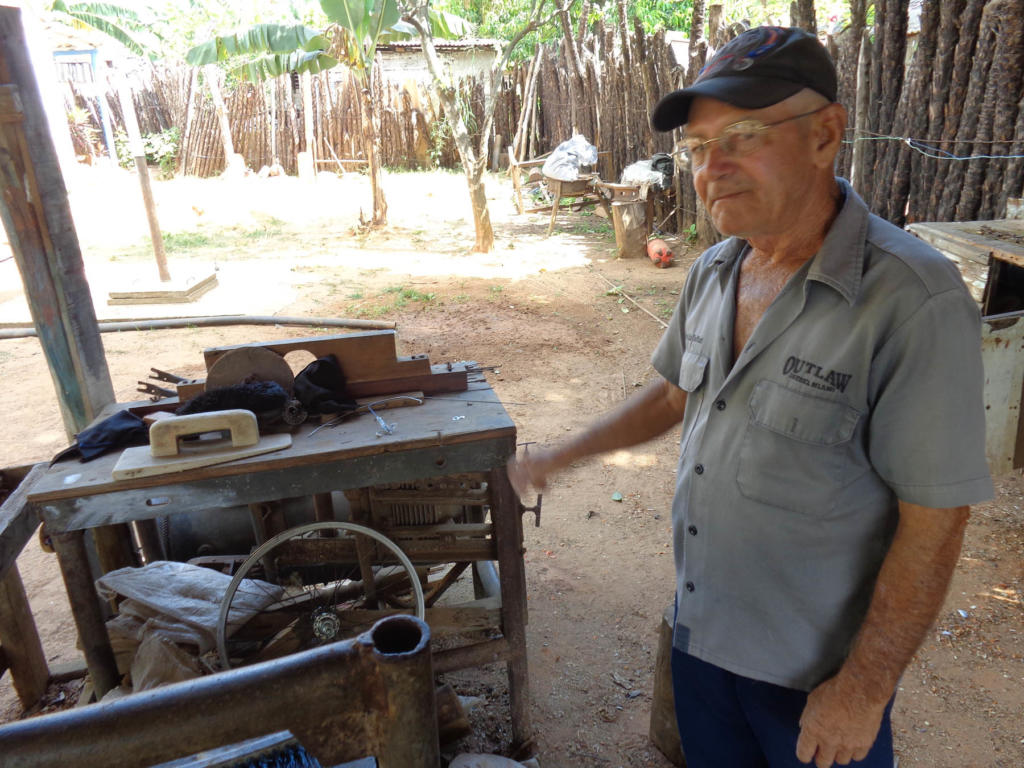 Carpinteros como Felipe Torres Piña ven muchas ventajas en la nueva forma de gestión. Foto: Eduardo González Martínez