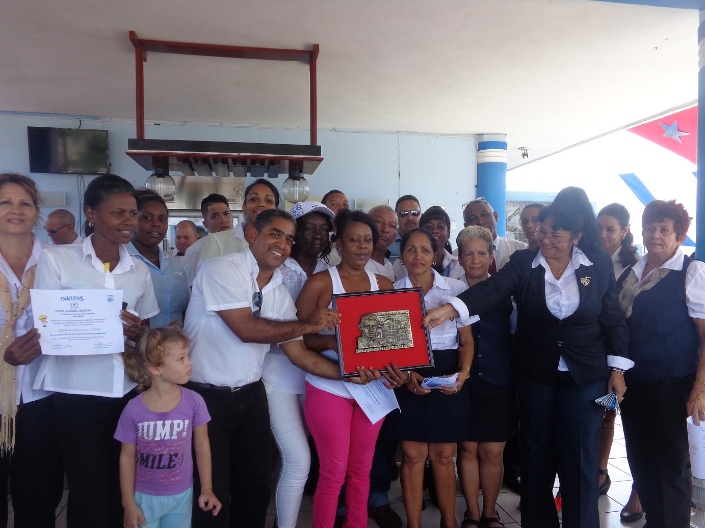 Un colectivo entusiasta y entregado a su tarea prestigia a la instalación. Foto: Betty Beatón Ruiz