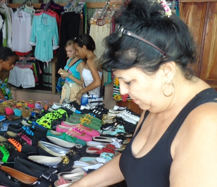 La CTC en Matanzas asegura velar por el cumplimiento de la política para la atención y organización a los trabajadores no estatales. Fotos: Noryis