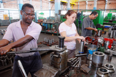 Cienfuegos: más de 20 colectivos merecieron la condición de Vanguardia Nacional