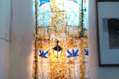 Sensible donación de creadores de  la plástica