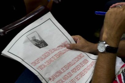 Sindicalistas habaneros debaten Proyecto de Conceptualización del Modelo Económico y Social cubano
