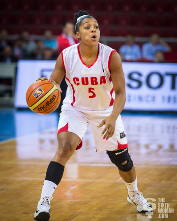 Ineydis Casanova jugó un buen partido ante las turcas.