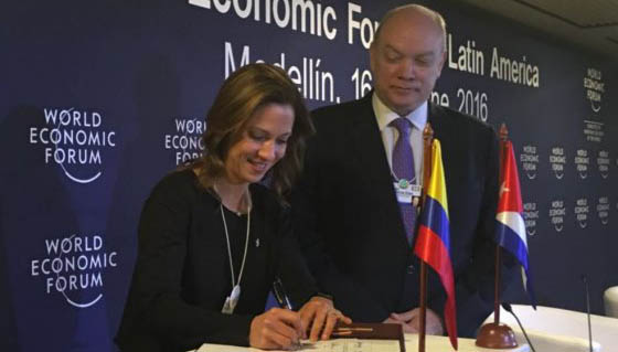 El acuerdo fue firmado en el marco del Foro Económico Mundial (WEF) en América Latina, que concluye hoy en la ciudad de Medellín. Foto: El Espectador.