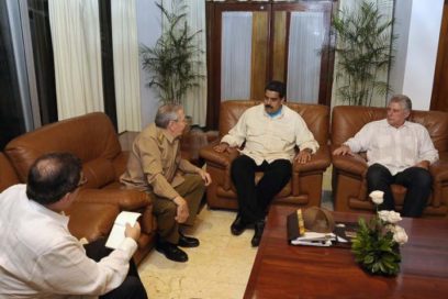 Raul Castro sees off Venezuelan president