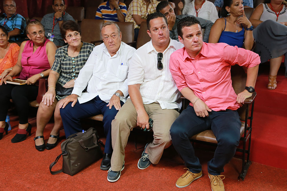 Iván Román junto a su familia