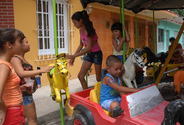El disfrute de los niños también se expresa por estos días, con múltiples opciones recreativas. Foto: Agustín Borrego Torres