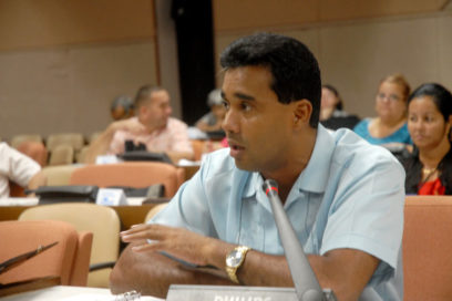 Analizan dificultades en transportación de pasajeros