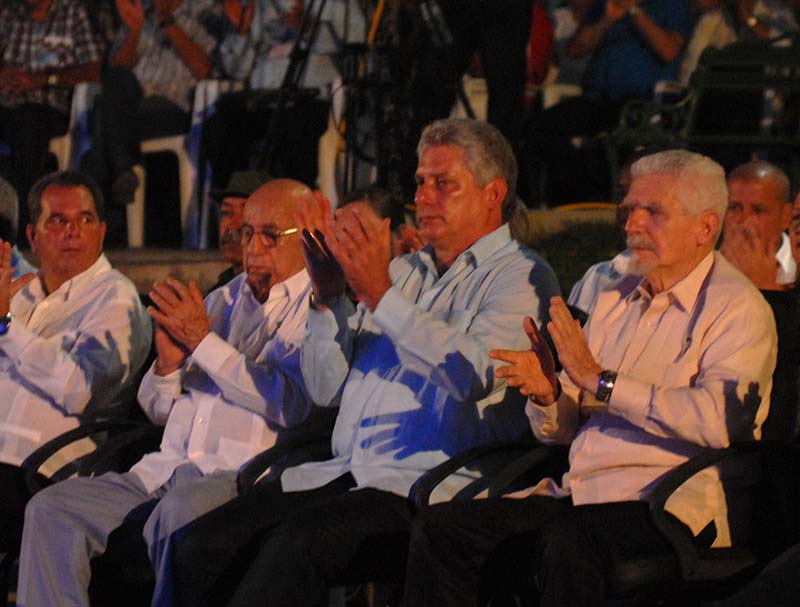 José Ramón Machado Ventura y Miguel Díaz-Canel asistieron a la gala homejane al 26 de Julio. Foto: Agustín Borrego Torres