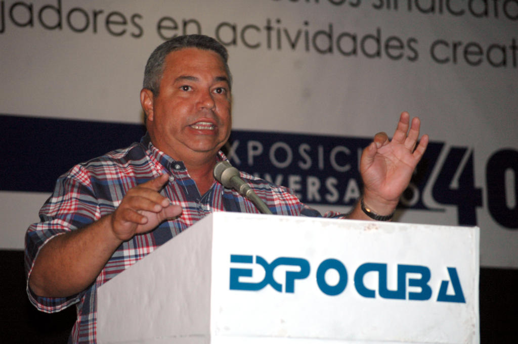 El lenguaje de los hechos y de las realizaciones es el mayor aporte por superar las limitaciones financieras y materiales, precisó Ulises Guilarte De Nacimiento. Foto: César A. Rodríguez