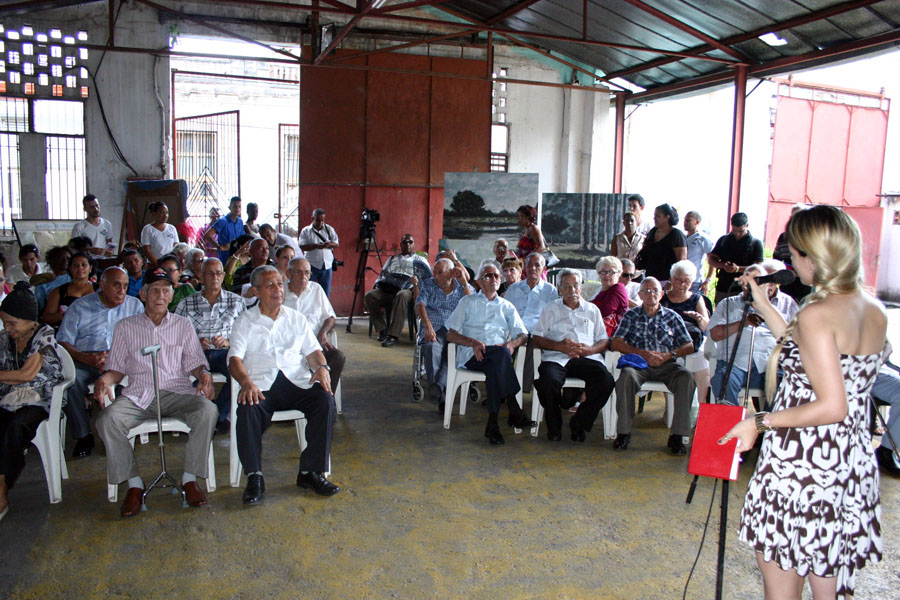 Taller Los doctores del celular en el municipio capitalino de Centro Habana. Foto: César A. Rodríguez