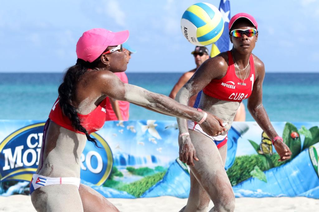 Las subcampeonas panamericanas de Toronto Lianma y Leila mostraron su buen forma física.