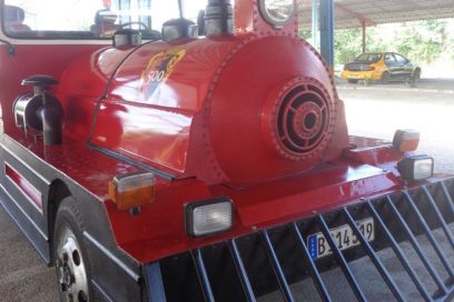 Un tren se “descarrila” por las calles de Santiago de Cuba