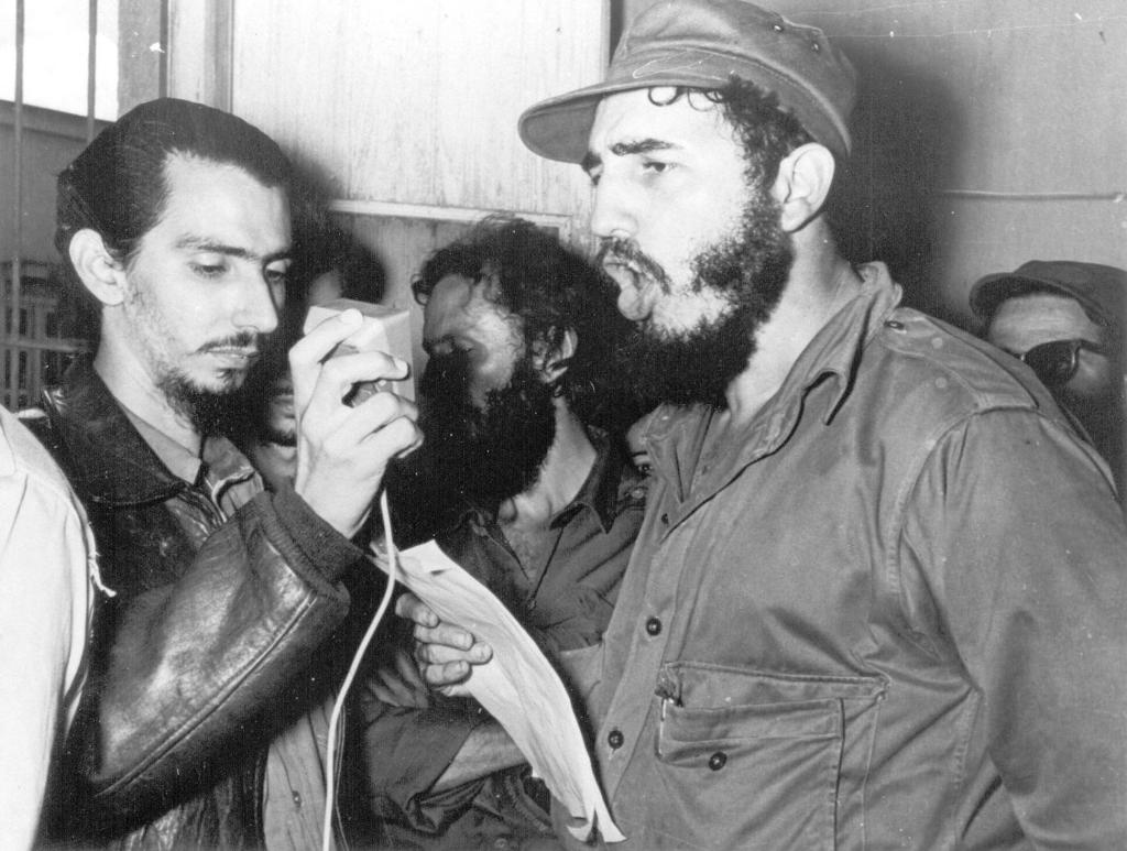 ¡Revolución sí, golpe de Estado no!, fue la consigna que emitió Fidel a través de Radio Rebelde. Foto: Archivo 