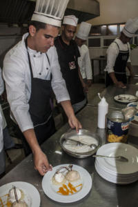 La formación de los recursos humanos es una fortaleza del turismo de la comarca; en ella interviene el Centro de Capacitación del MINTUR. Foto: René Pérez Massola